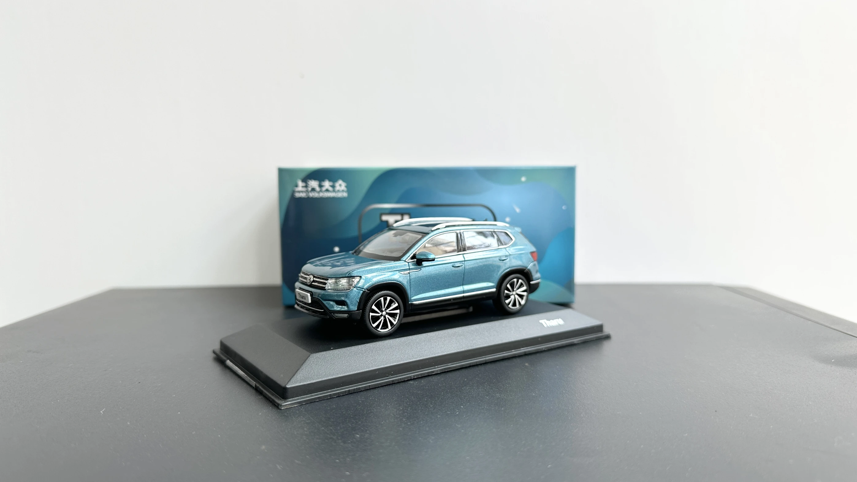 

1:43 SAIC VW Tuyue Tharu SUV синий, оригинальная имитация модели автомобиля из сплава, коллекция орнаментов