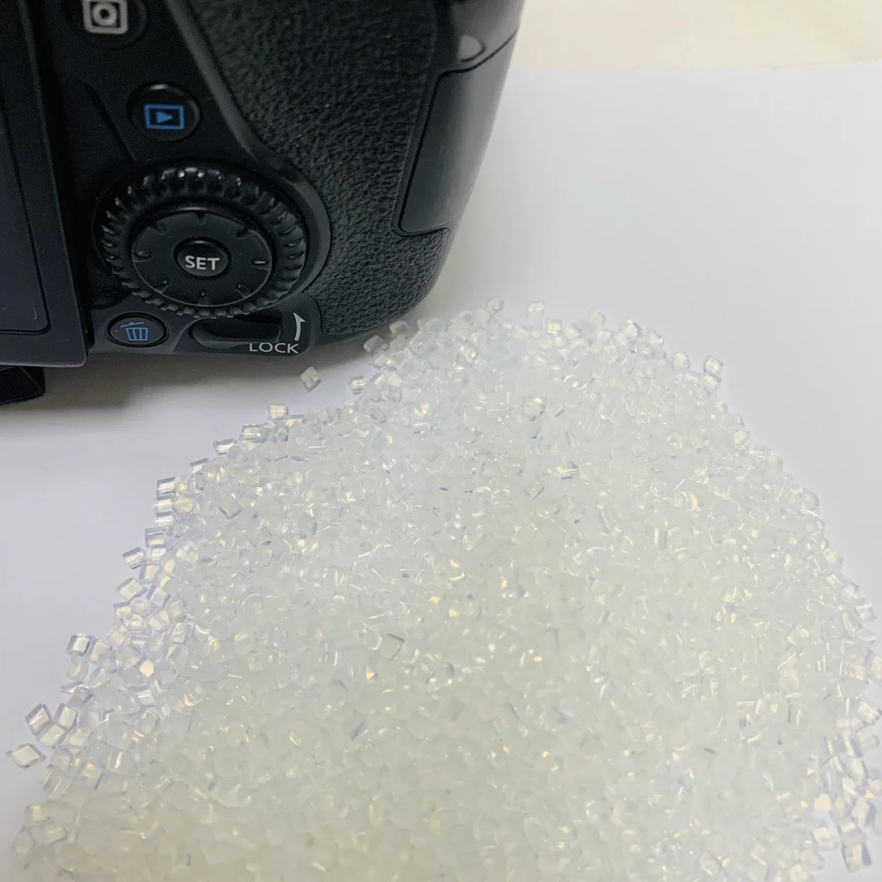 غراء الكيراتين الإيطالي الحبوب صمغ يسيح بالحرارة حبيبية لون أبيض شفاف 20 جرام/100 جرام/وحدة لتطويل الشعر مسبق الربط على شكل حرف U