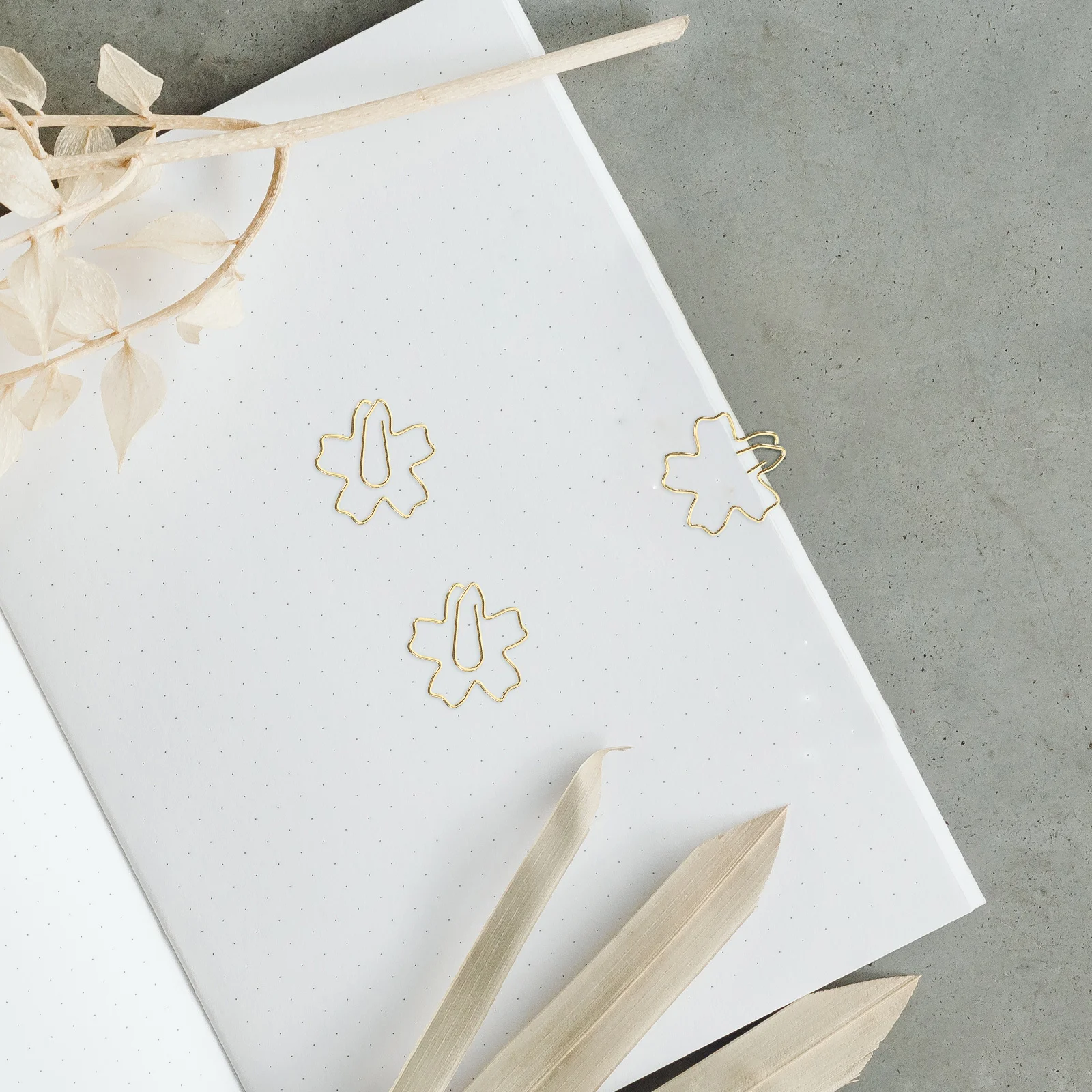 

36Pcs Decorative Metal Paper Clips Flower Design Bookmark Clips for Office Home Desktop Organization Stationery Accessories Set