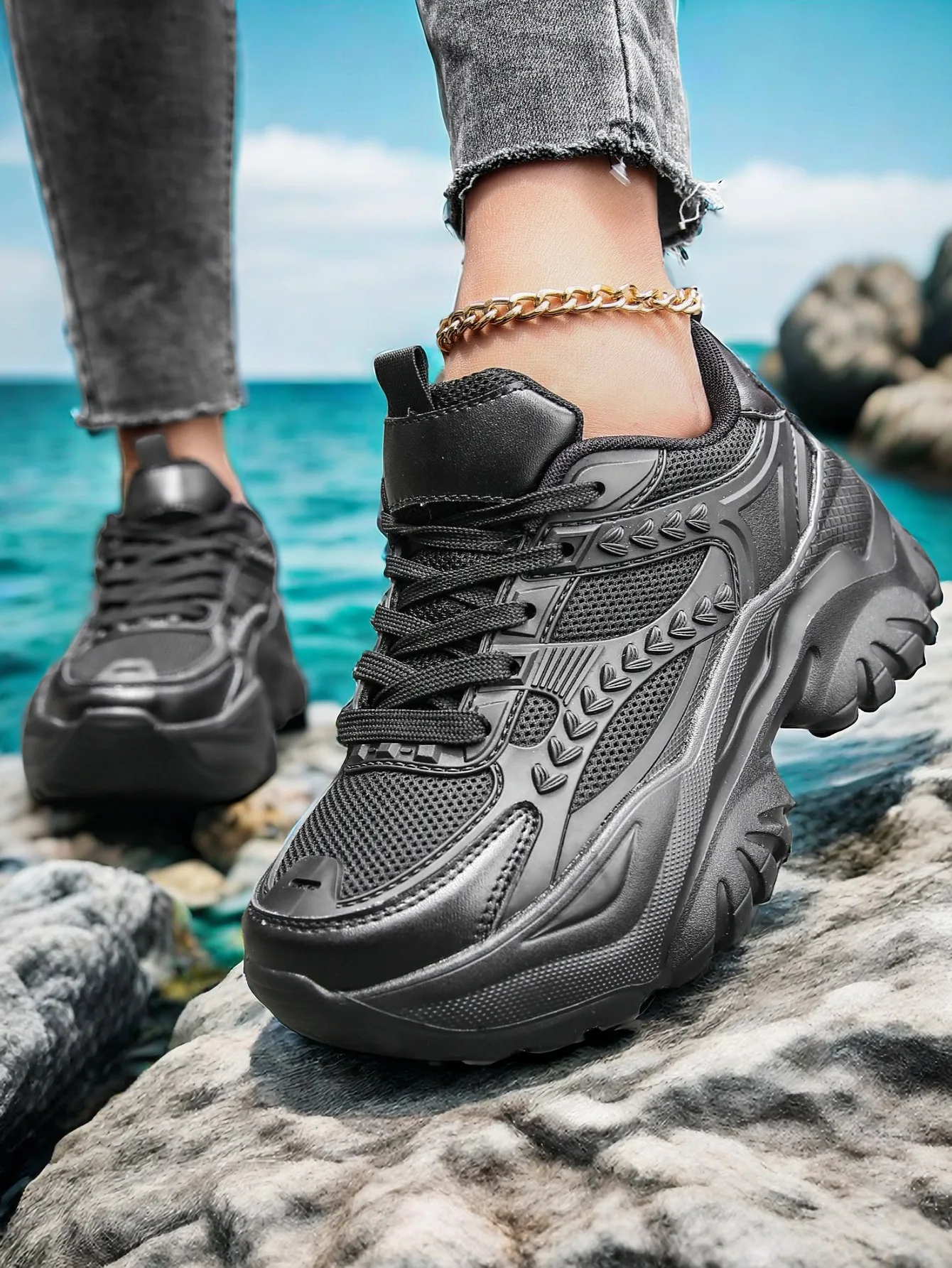 Women\'s four seasons outdoor sports shoes Lightweight platform high heels women\'s summer breathable black sandals