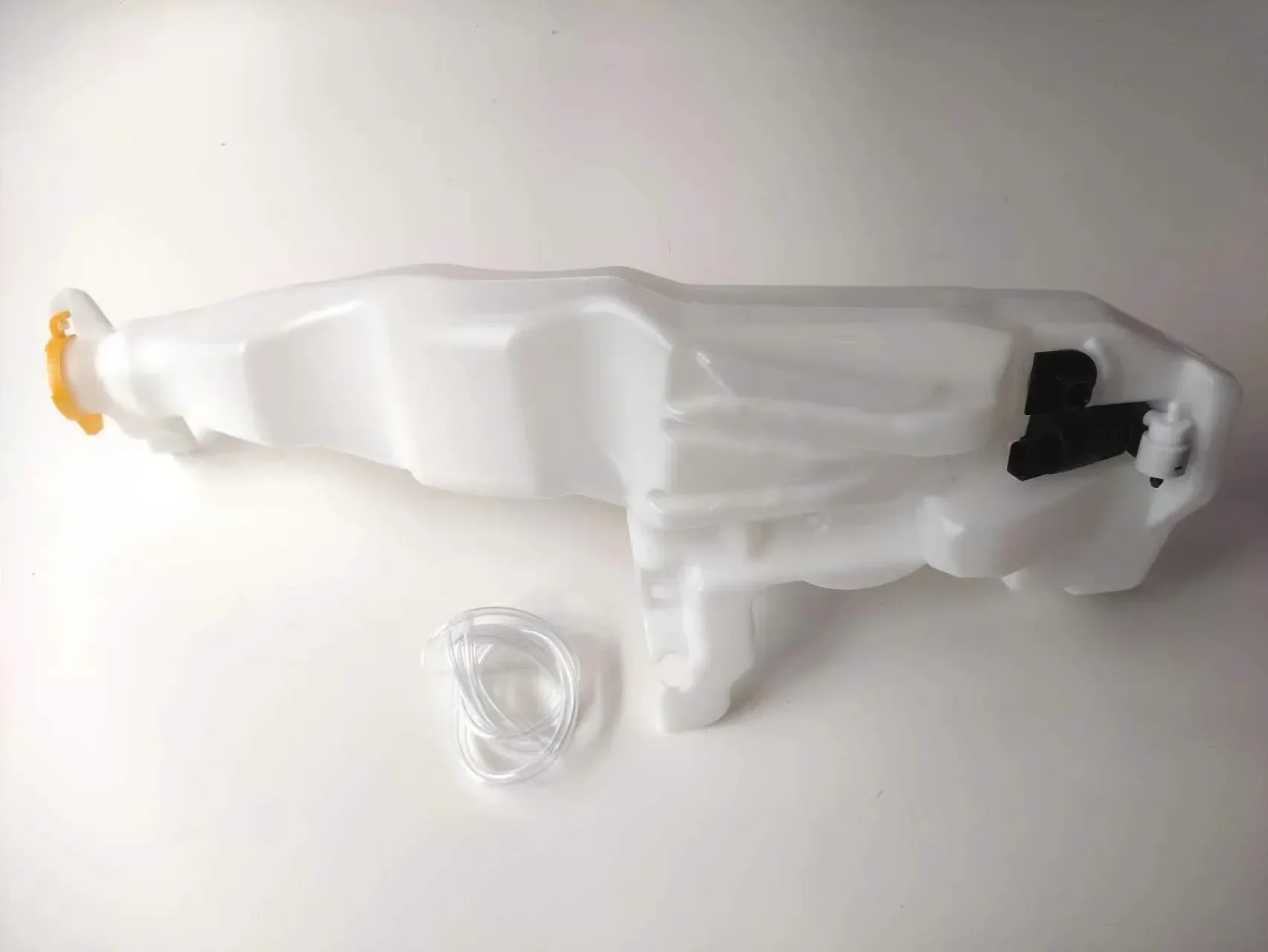 

55079365AE 55079365AF Windshield Washer Reservoir Assembly for Jeep Grand Cherokee Dodge durango 11-22 76*30*19cm