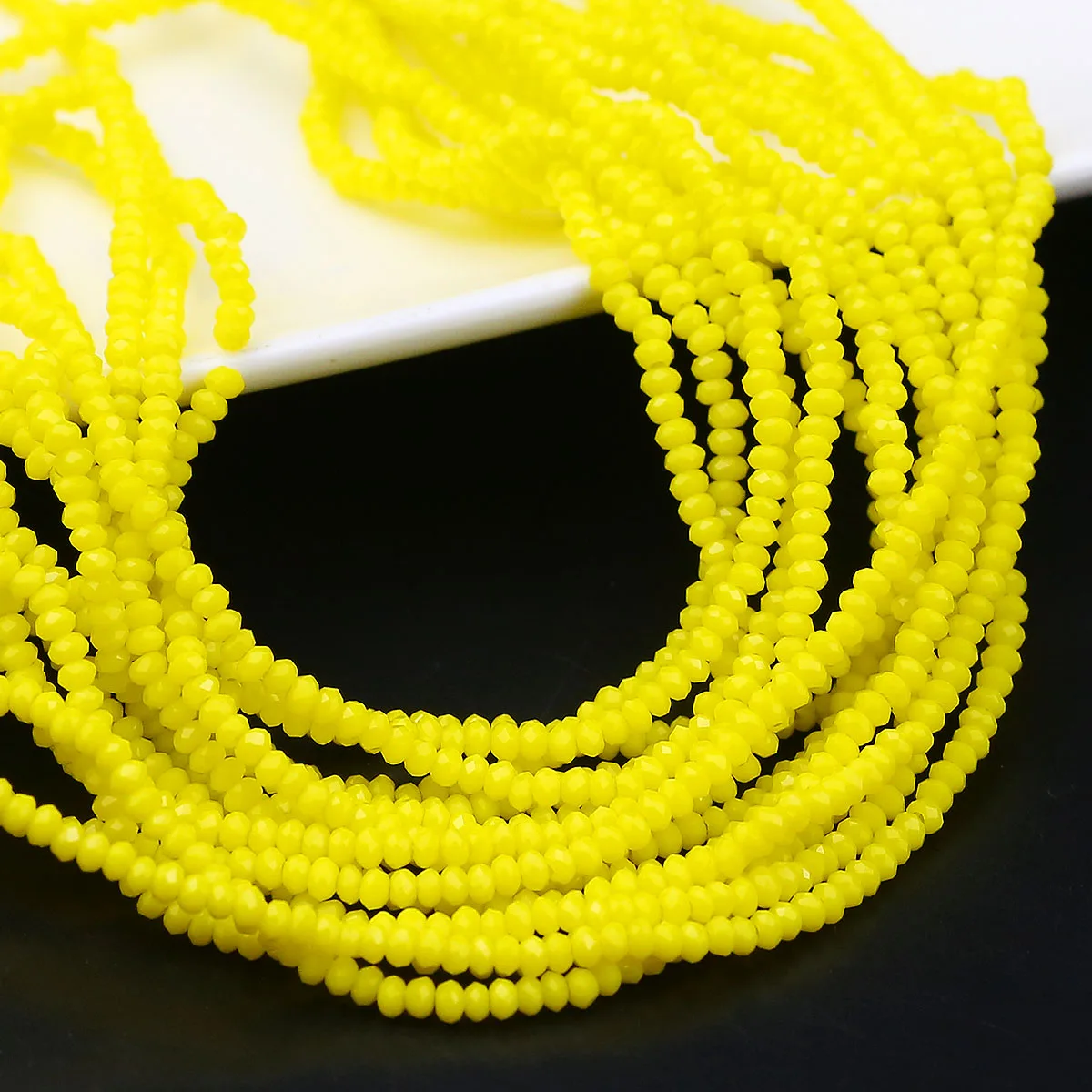 Böhmischer Stil, gelbes Kristallglas, flach, rund, lose Distanzperlen, 150–600 Stück, 2,5 mm, für DIY-Schmuckherstellung, Halsketten, Armbänder