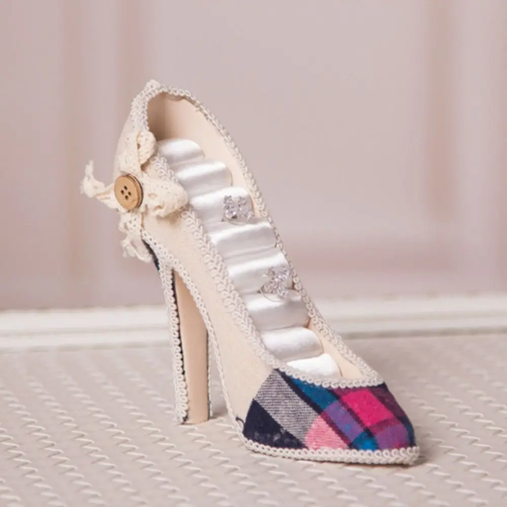 

Элегантная роскошная подставка для демонстрации обуви на высоком каблуке, бархатных колец, серег и ювелирных изделий с кружевными цветами