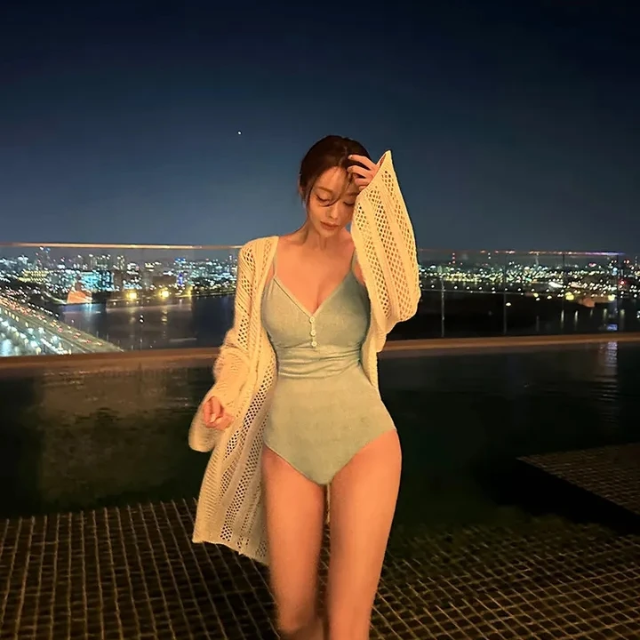 

2026 Summer New Women's One-Piece Swimsuit Pure Desire High-End Sensation White-Lightening Belly-Covering Backless