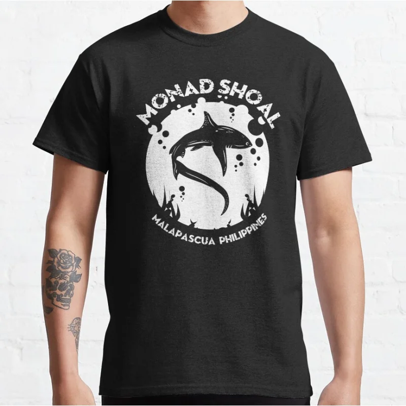 

Shark Diving At Monad Shoal Retro sea Shark ocean animal Short-sleeve crewneck T-shirt for men large size Adult Tops S-6xl