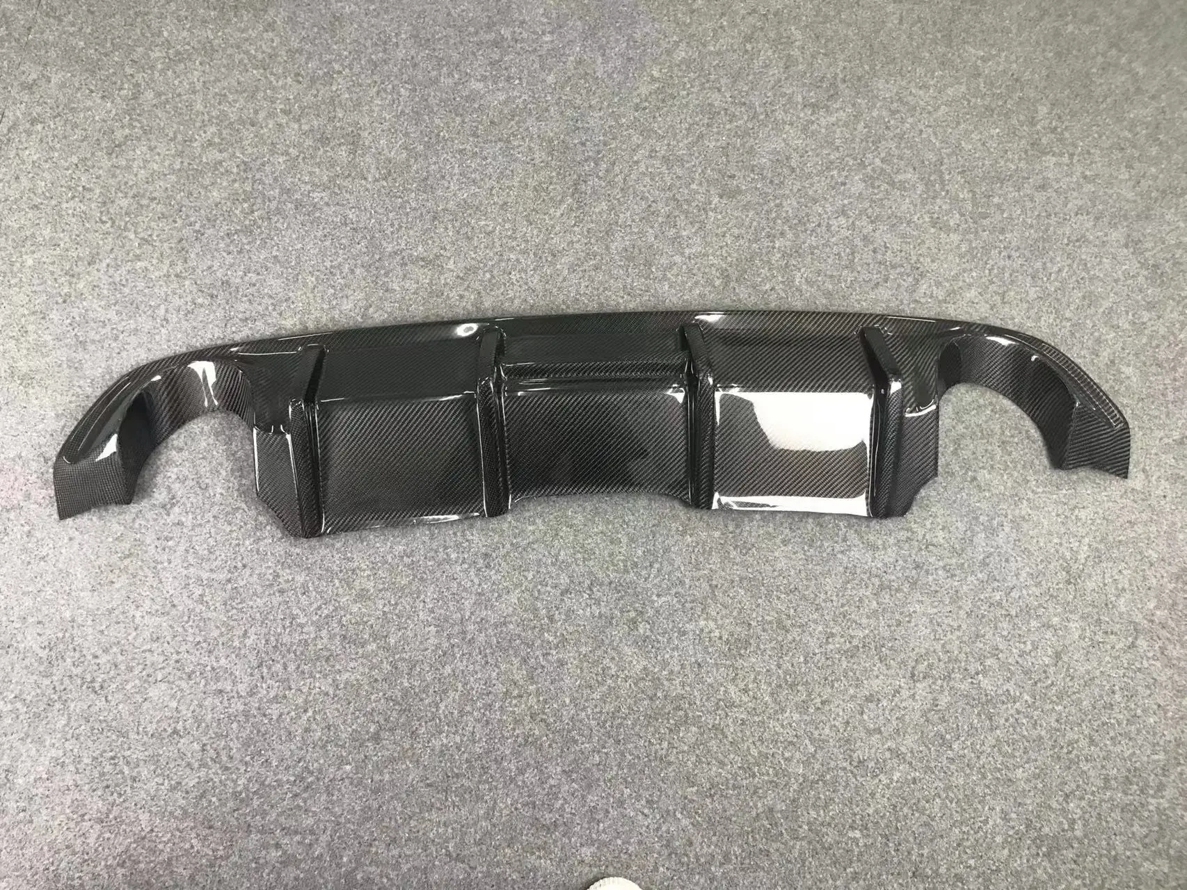 

High quality carbon fiber rear diffuser for X6 G06 rear bumper lip Perfect accessory