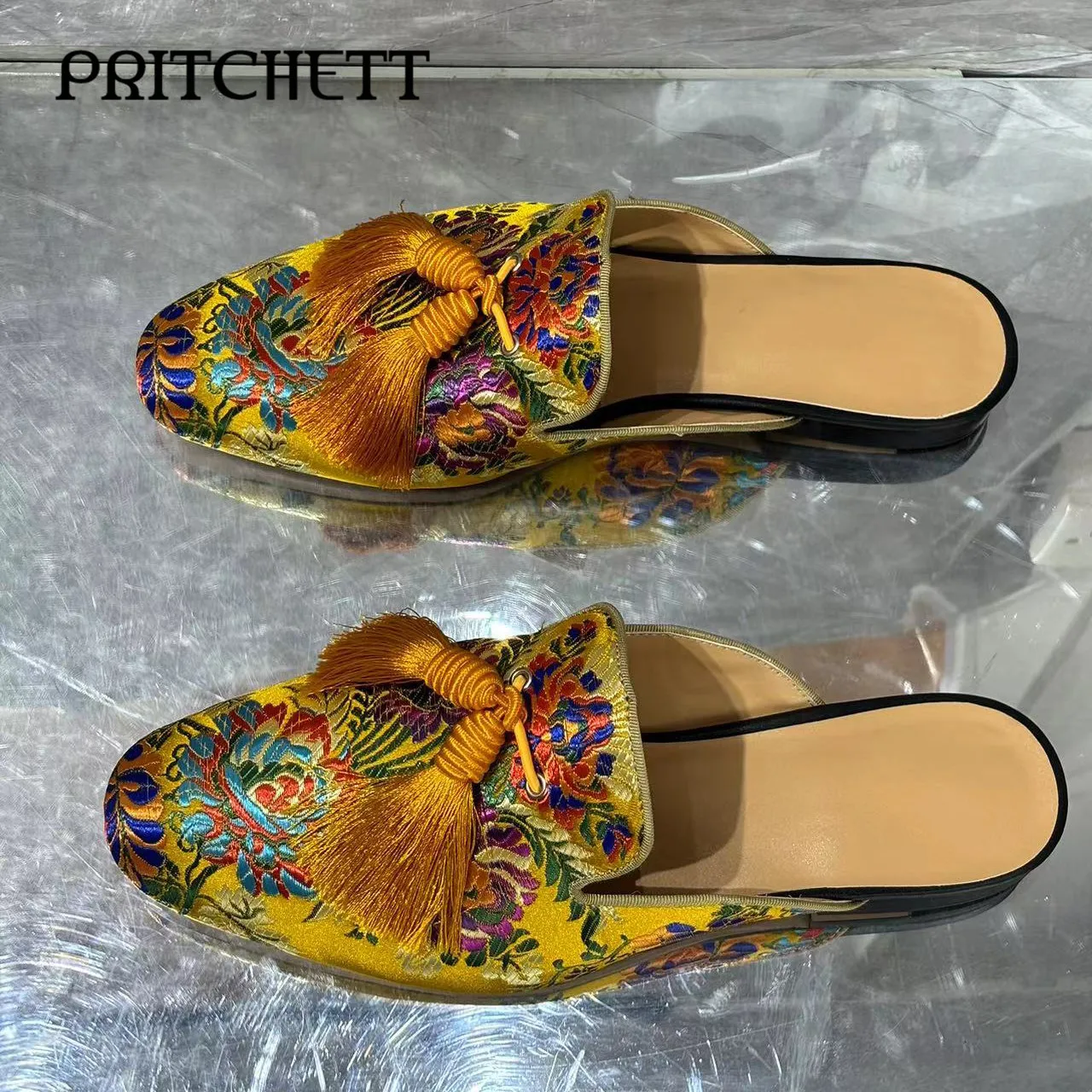 Exquisitely embroidered yellow tassel slippers round toe hand embroidered printed luxury men's shoes fashion large size slippers