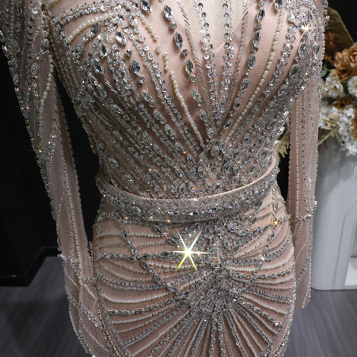 Sharon Said Luxuriöses Weinrotes Abendkleid mit Perlen-Kristall-Verzierung Elegantes Champagner-Festkleid für Damen SS186 Maßanfertigung – Detail 10