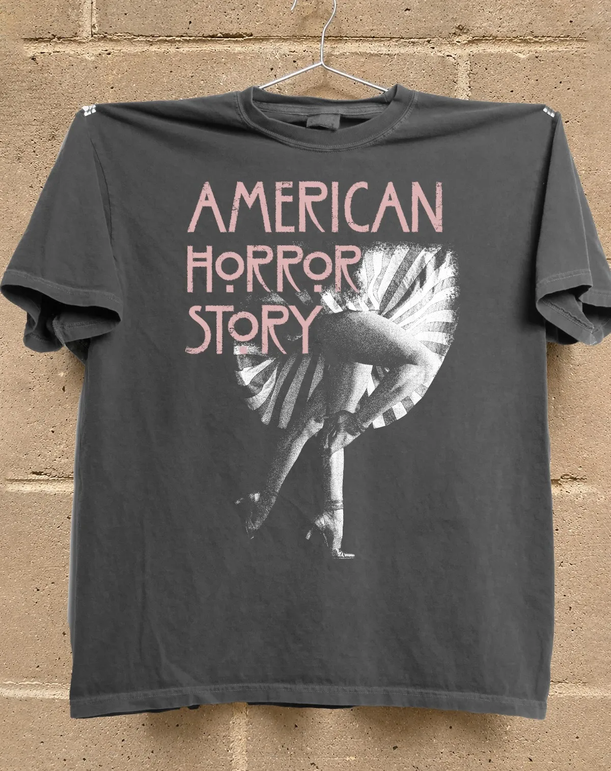 American Horror Story T-Shirt, Vintage-Stil T-Shirt, Horror-TV-Show-Fan-Geschenk, Sommer-Unisex-T-Shirt aus lockerer und atmungsaktiver Baumwolle – Detail 2