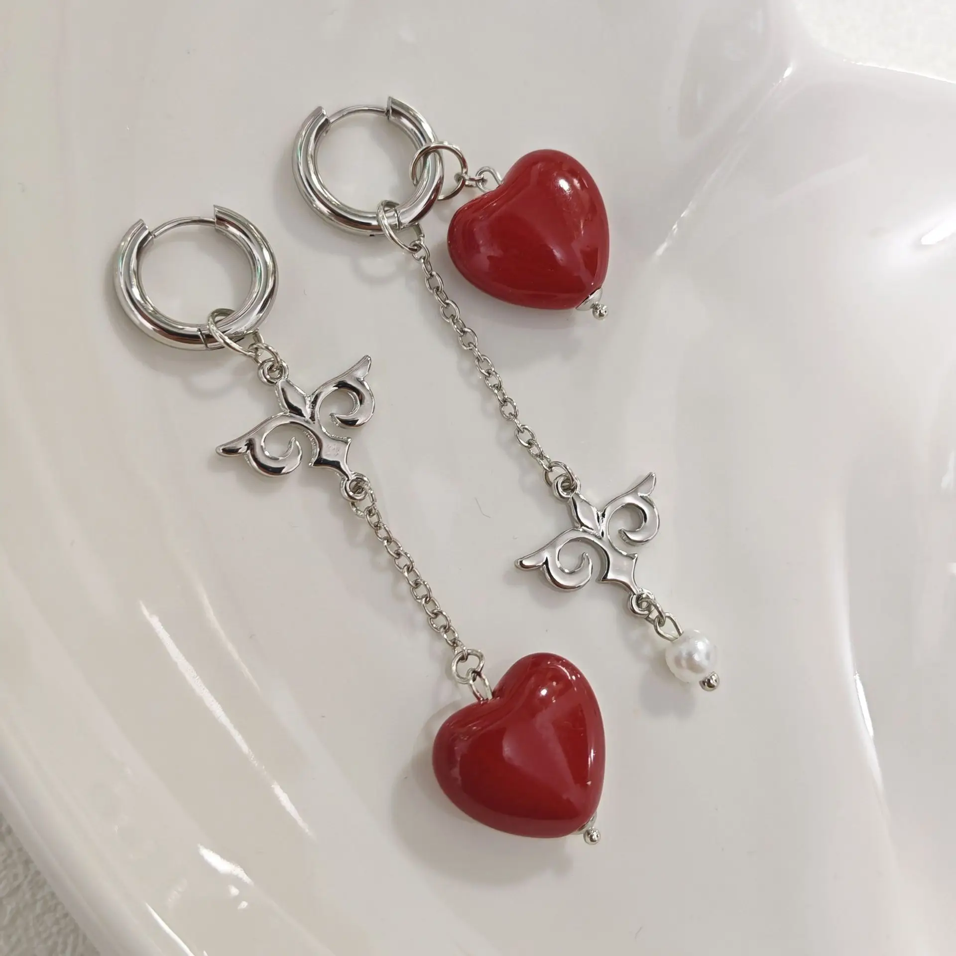 Retro Trendy Nomadic Ethnic Geometric Stereo Heart-Shaped Earrings for Women Asymmetrical Imitation Pearl Earrings Punk Jewelry
