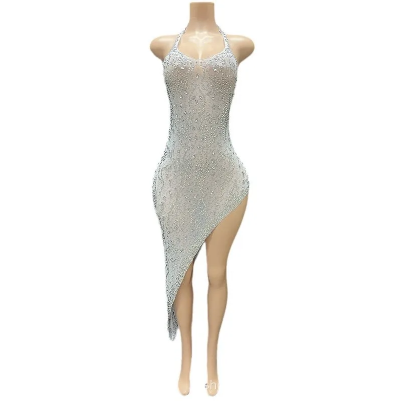 2026 Niche Zilver Wit Glanzend Strass Temperament Jurk Verjaardag High-end Jurk Muziekfestival Zanger Prestatiekostuum