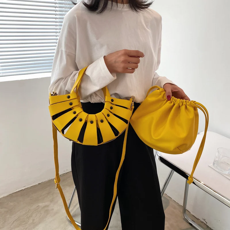 Bags 2022 Spring and Summer New Moon Bag Fashion Ladies Luxury Casual Simple Hollow Woven Hand-held One-shoulder Messenger Bag