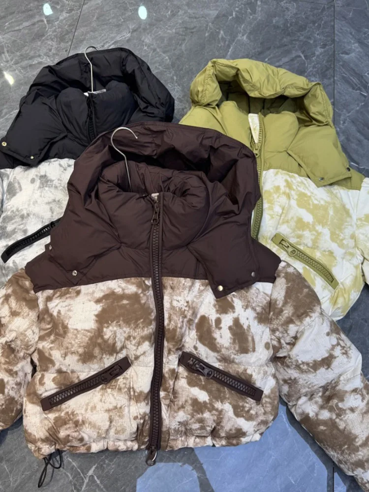 2025 Nuovo inverno stampato piumino da donna corto con cappuccio cravatta tinta design cappotto di pane addensato caldo piumino d'anatra bianco