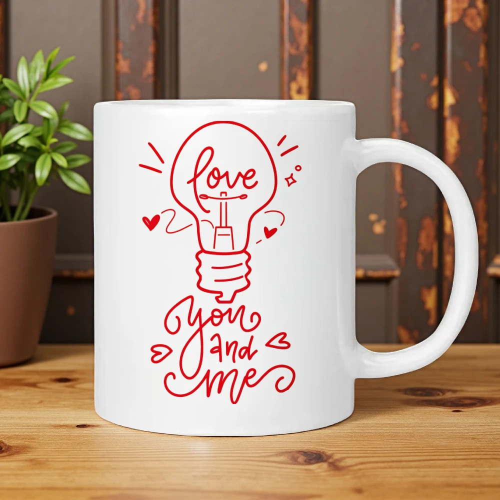 

Керамическая кружка, которая "осветляет сердце". | Можно стирать в машине, идеально подходит для кофе, чая и молока.