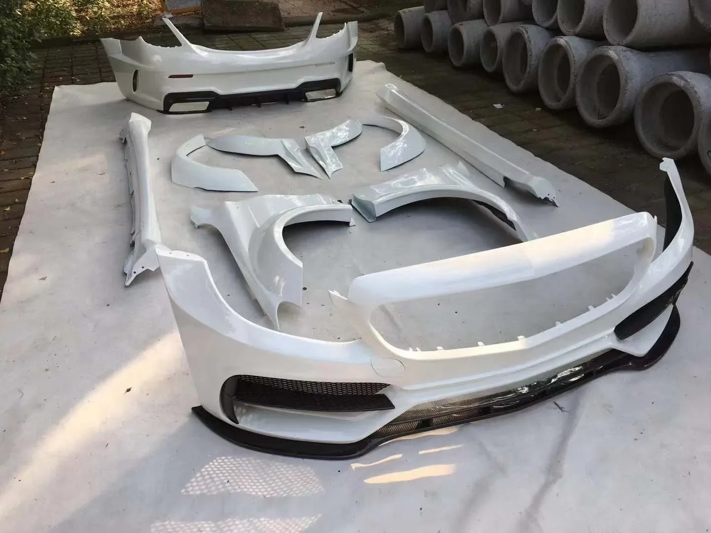 PD Style Wide Body Kit for W205 C63/C63S Coupe Sedan CF+FRP Car Bumpers Side Skirt Perfect Fitment view 2