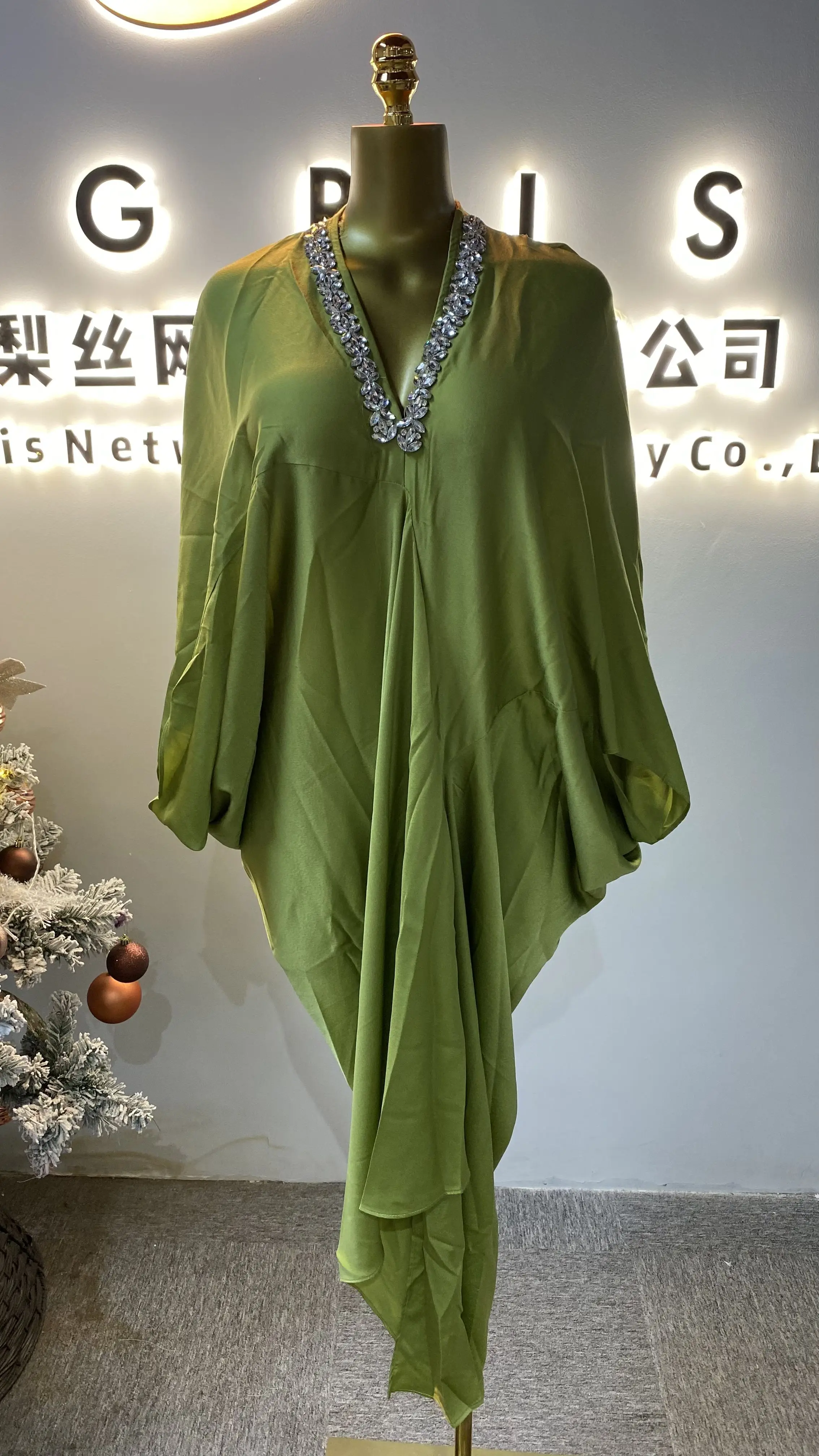 Latest design women's three-season sleeve V-neck button-down printed top and loose-fitting trousers two-piece set-GZXX105