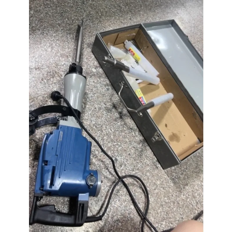 

Industrial-grade Heavy Concrete Crusher 1600- 2000W Handheld Electric Demolition Hammer