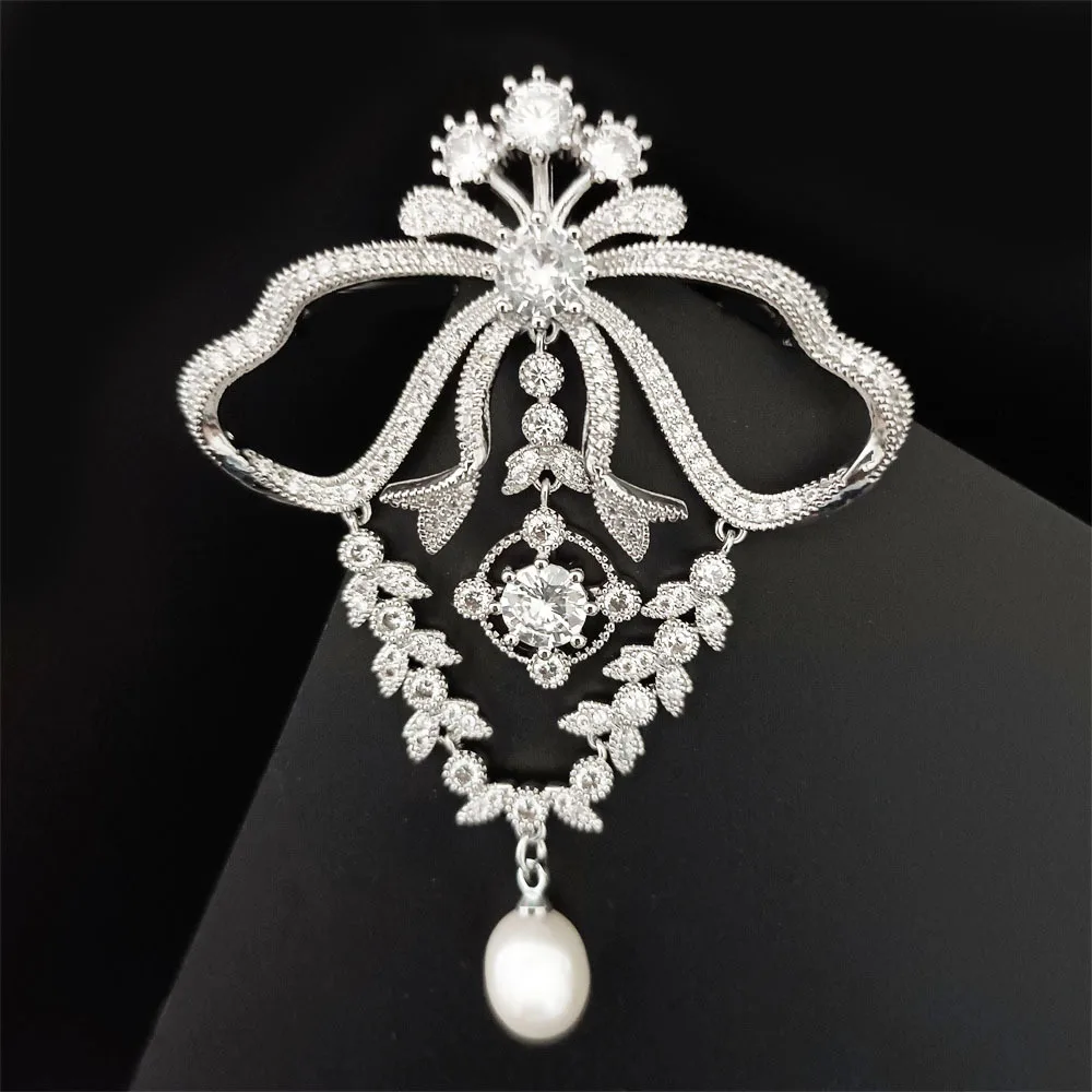 Vintage Palace Luxury Crystal Alloy Pearl Pendant Badges Pins For Women Elegant Classic Dress Clothing Bowknot Brooches Corsage