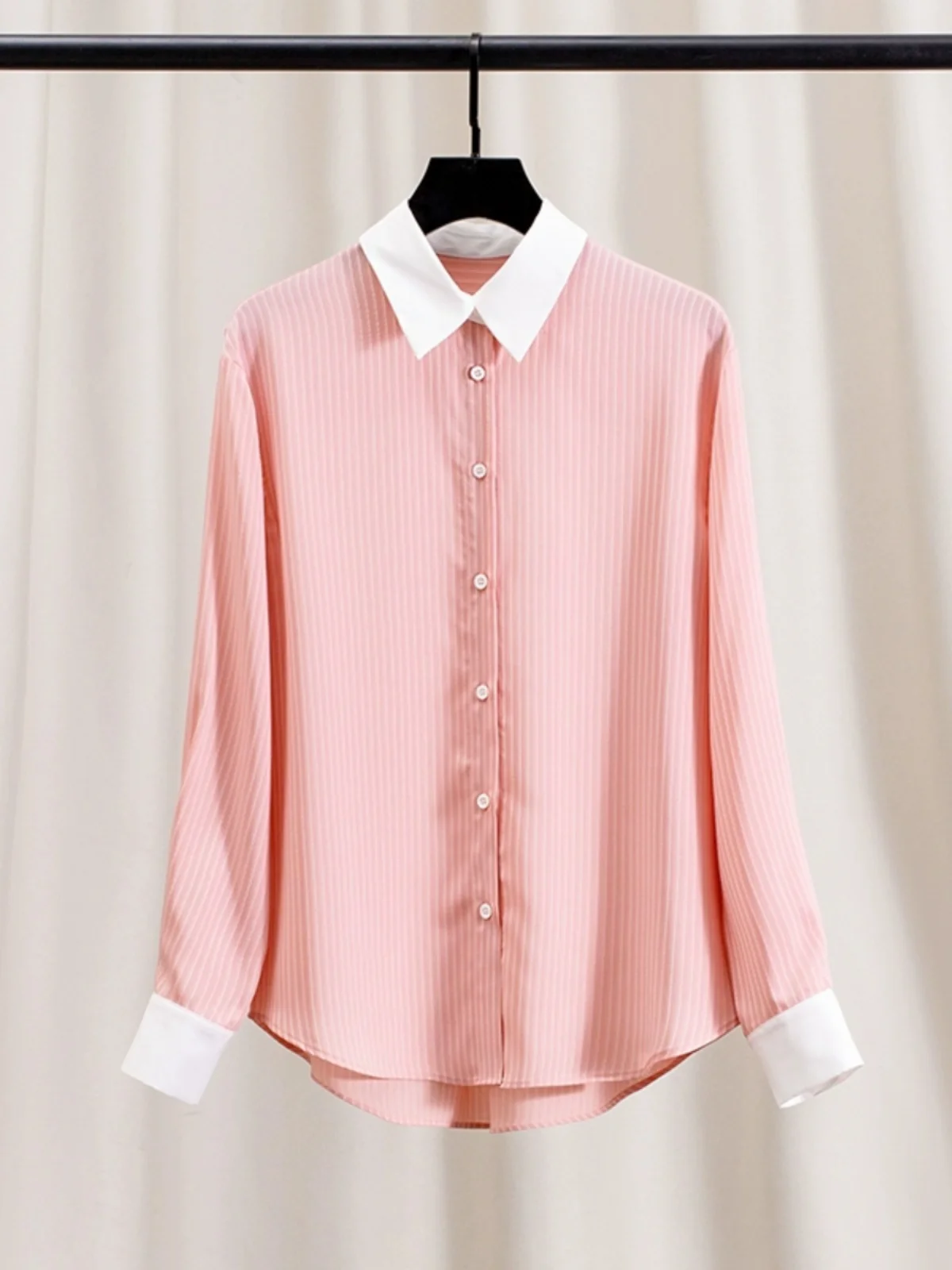 

Элегантная розовая полосатая женская рубашка из высококачественного вискозного льна с длинным рукавом, весна 2026, ранний сезон, британский стиль, для офиса и повседневной носки