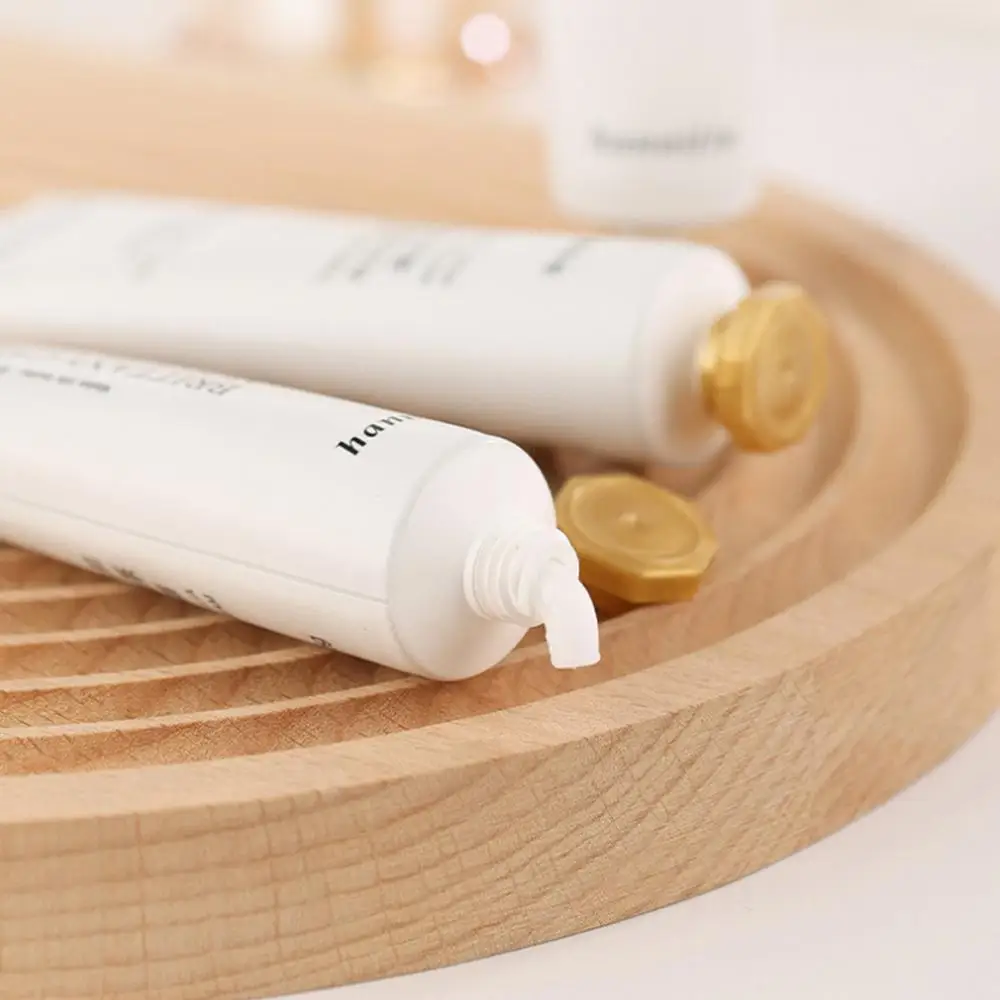 كريم لليدين مرطب ومغذي ومقشر ومسامير الكراك ﻿   رعاية الجسم تجفيف إصلاح مكافحة تشاب H0O3