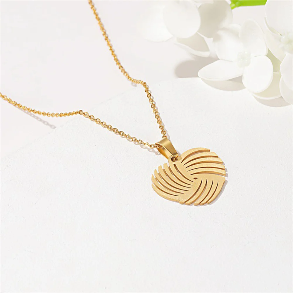 

Loving Heart Ear Studs Simple Fashionable Stainless Steel Hollow Decorative Earrings Necklace for Woman (Golden)