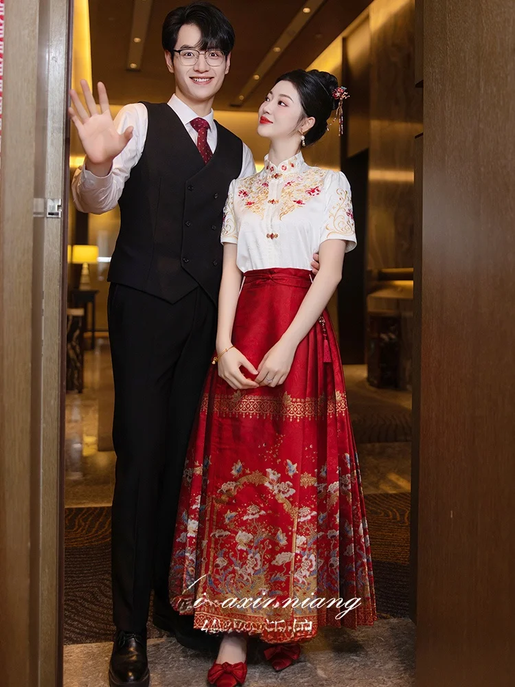 

Новое китайское свадебное платье 2026 года: комплект для подачи вина, длинное вечернее платье-ципао для невесты на предсвадебную церемонию и повседневной носки