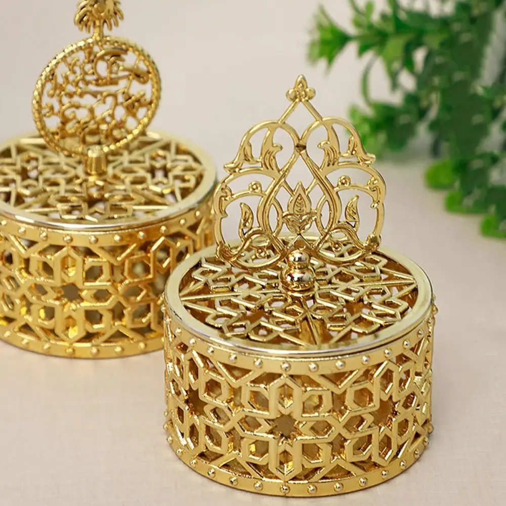 Portable Gold-plated Gold Hollow Box European Style Handheld Candy Container Box Delicate Packaging Gift Box Wedding Table