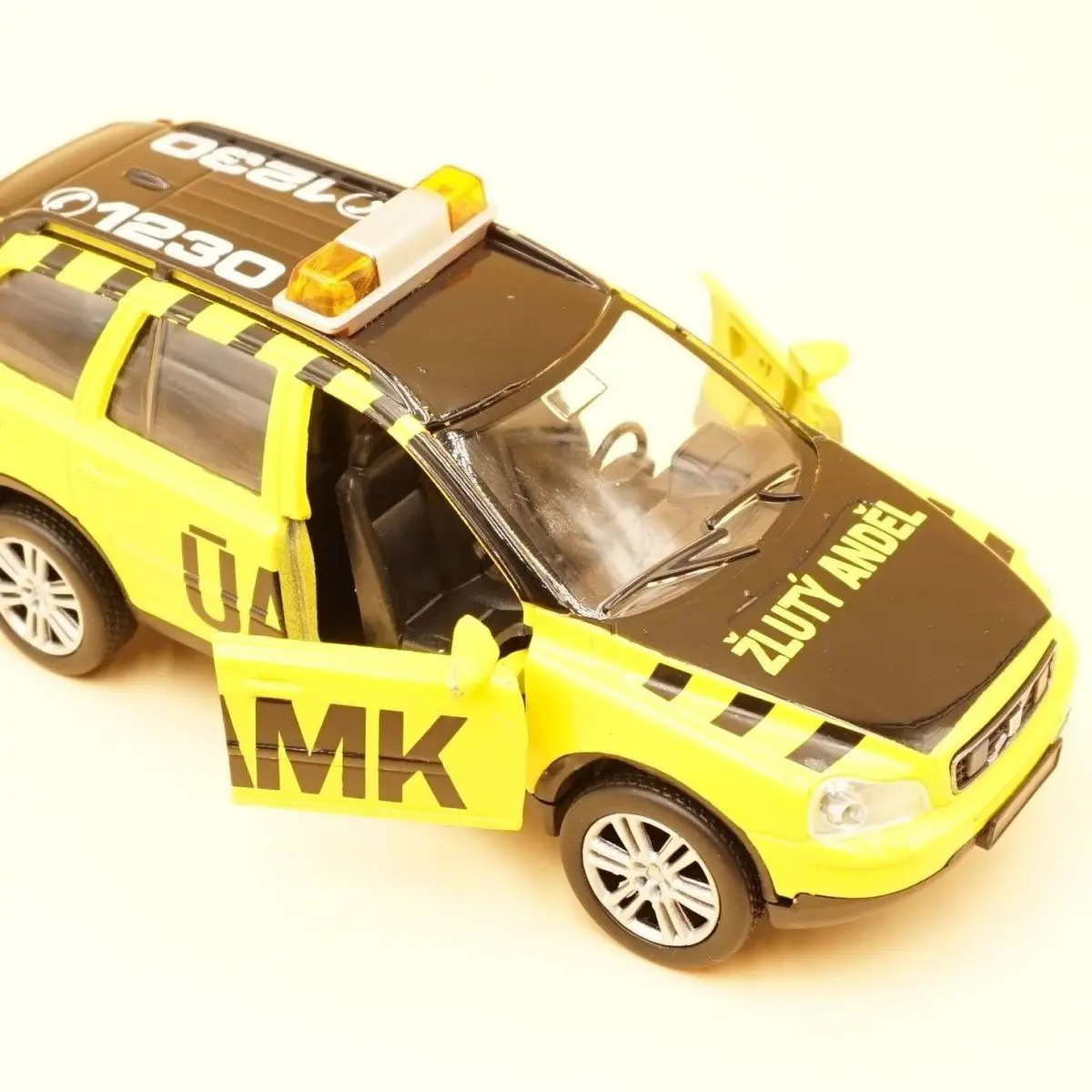 Volvos xc90-子供用合金警察車,ミニチュアスケールモデル,スケール1:34