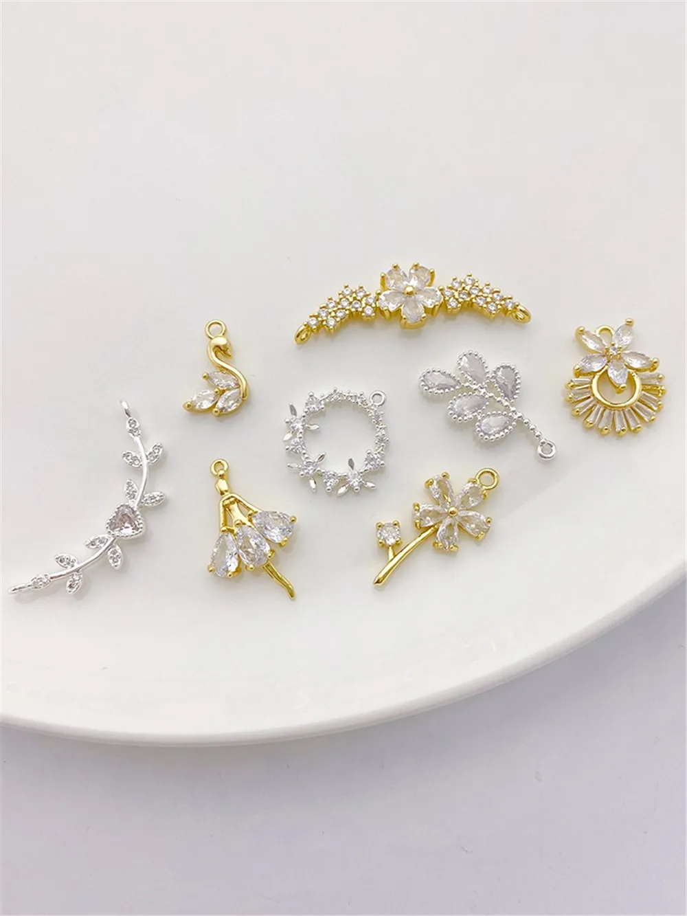 

14K Gold-Color Micro Inlaid Zircon Flower Garland Snowflake Pendant DIY Bracelet Necklace Jewelry Material Pendant