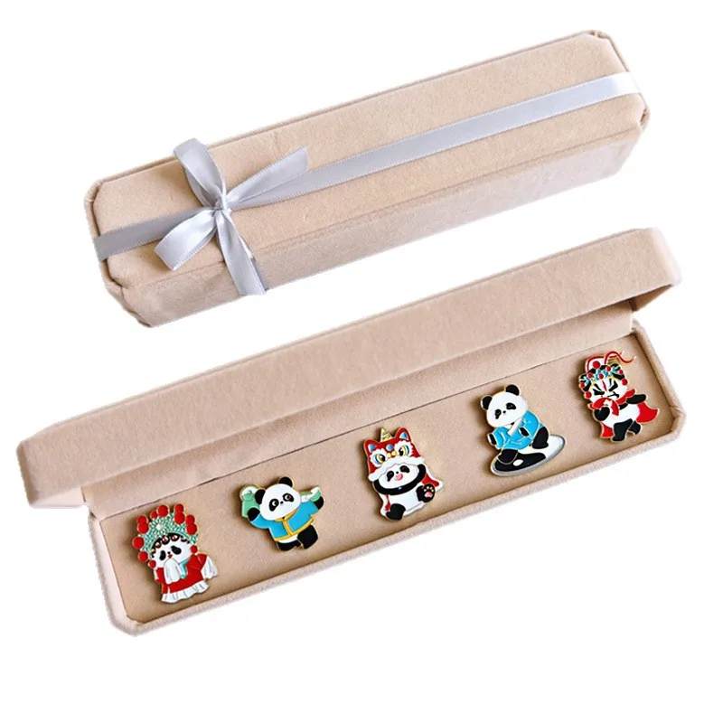 بروش الباندا على الطراز الصيني - هدية إبداعية ثقافية فريدة من نوعها، هدية رأس السنة/عيد ميلاد للعملاء، تذكار شارة معدنية إبداعية