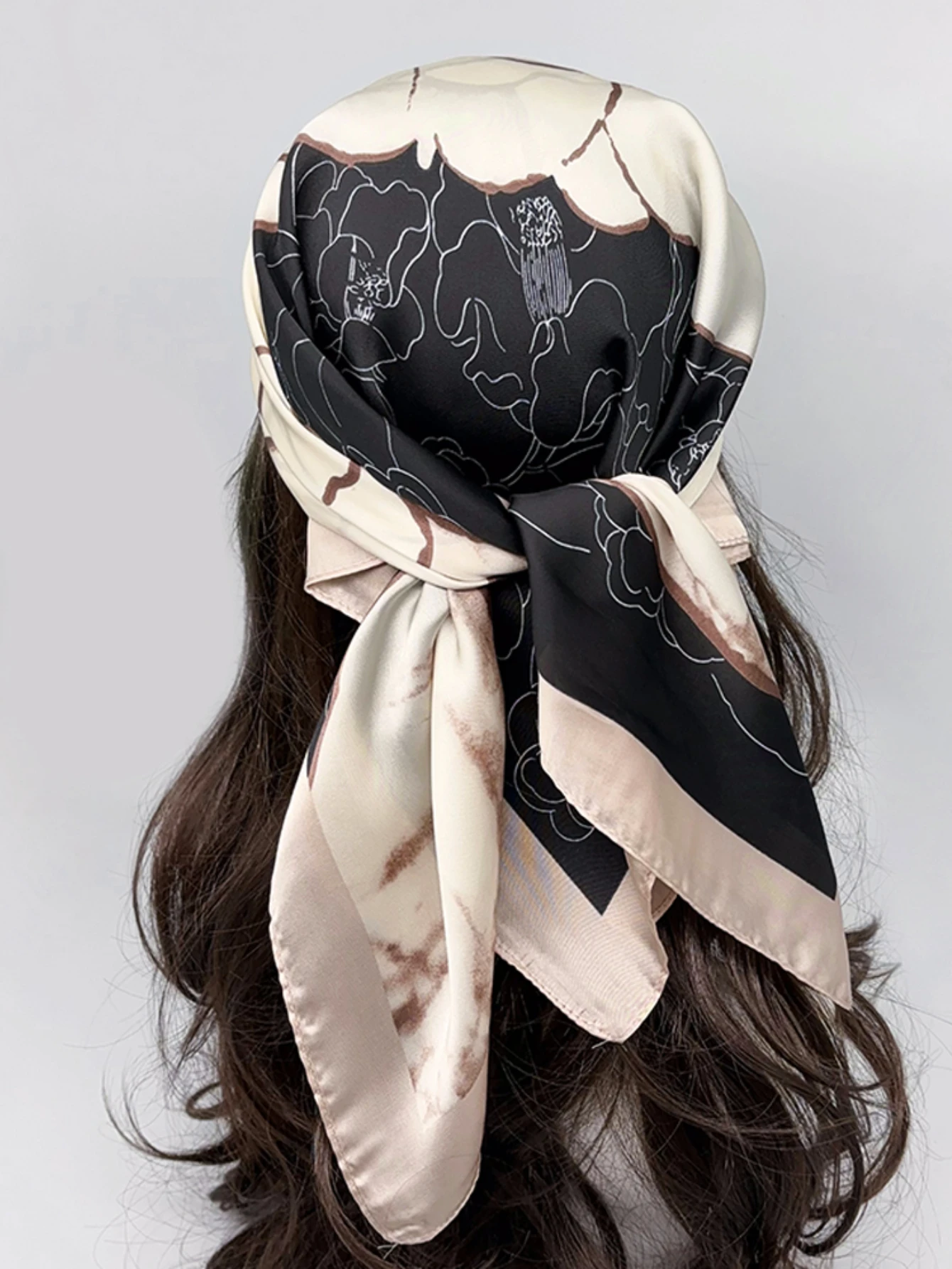 Luxury Brand 2024 Silk Square Scarf Women Neck Hair Tie Band Beach Hijab Kerchief Head Headbands Bandana Female Foulard 70cm