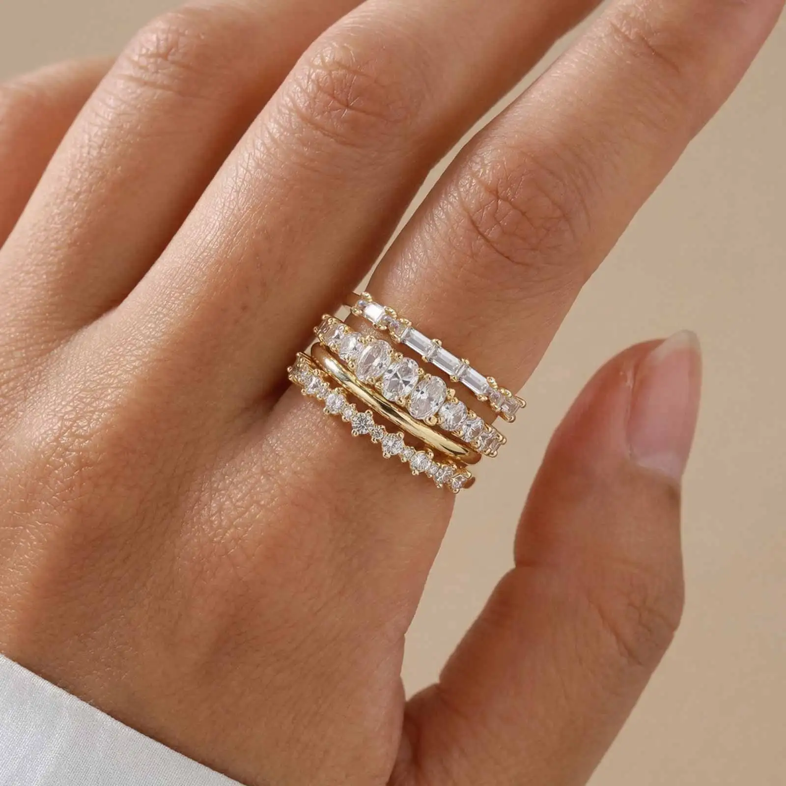 Image of 4-teiliges Ringset, vergoldet, mit Zirkonia, stapelbare Ewigkeitsringe für mehrere Finger, Schmuck, anlaufgeschützt