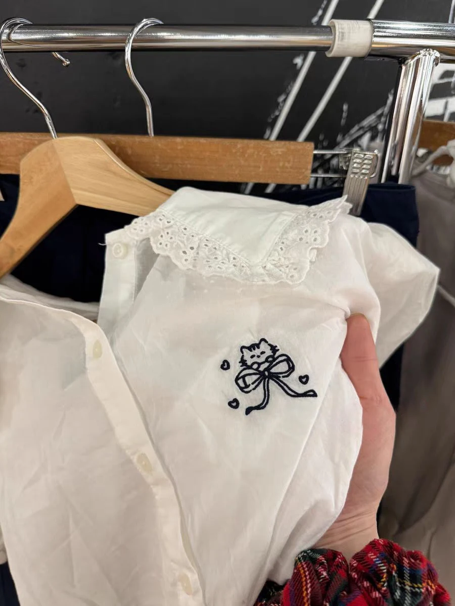 Chat avec nœud broderie T-shirt chemisier femme dentelle garniture col rabattu simple boutonnage manches bouffantes chemises blanc coton doux T-shirt