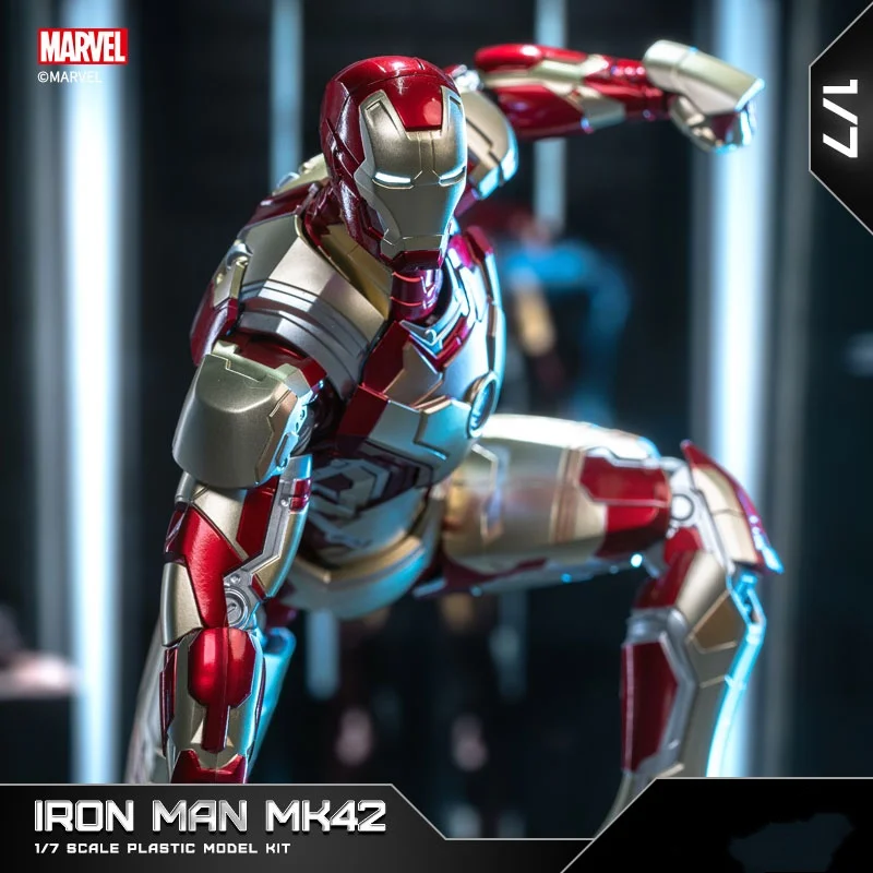 Marvel 26cm Spot Fashion Toys Authorized 1:7 Mk42 Iron Man Hand Set Up A Boy Birthday Gift Back To School Animation