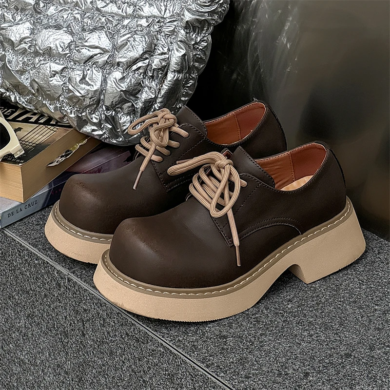 المألوف الرجال أحذية ديربي برأس كبير عادية الراقية سميكة سوليد الارتفاع زيادة أحذية من الجلد النمط البريطاني حذاء كاجوال