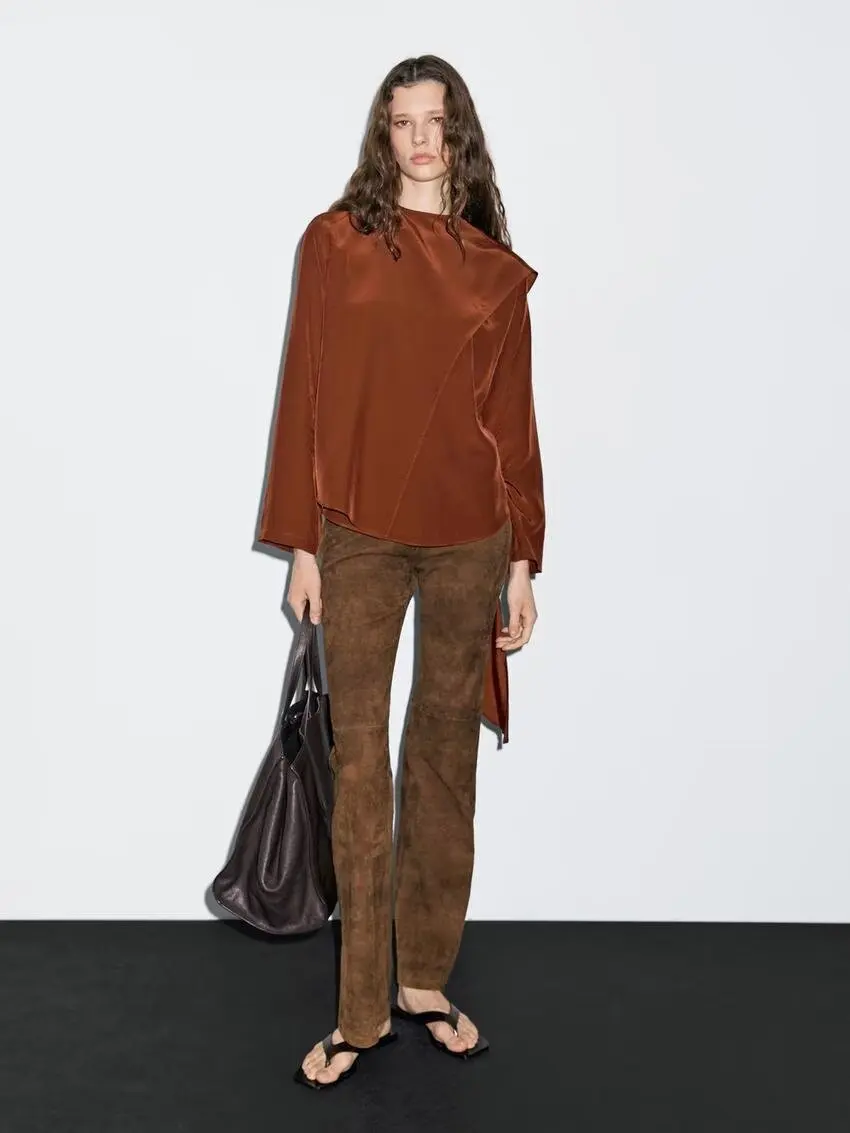 

BB6749 2025 autumn new women's clothing French art design sense pleated decoration scarf collar long sleeved shirt top 5183783