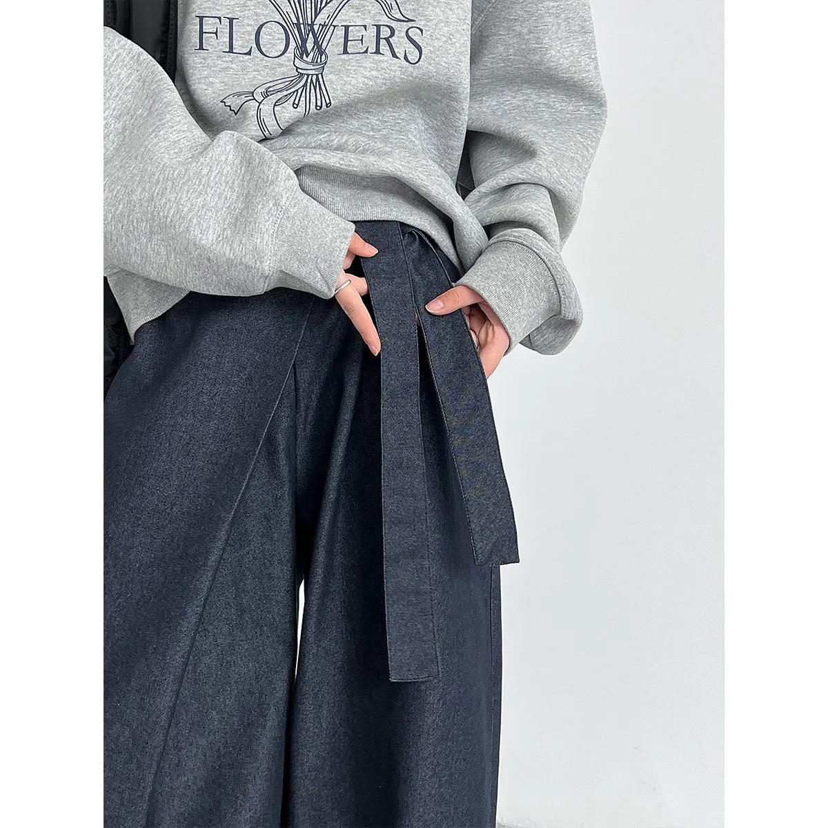 Pantaloni a gamba larga a vita alta asimmetrici con cinturino da donna 25 Autunno Nuovi pantaloni da pendolare dimagranti copricostume