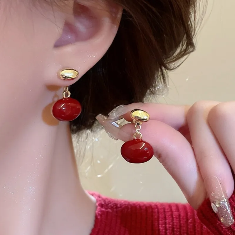 Cross border hot selling red retro bean earrings for women ,new French style earrings, light luxury,and high-end feel Jewelry