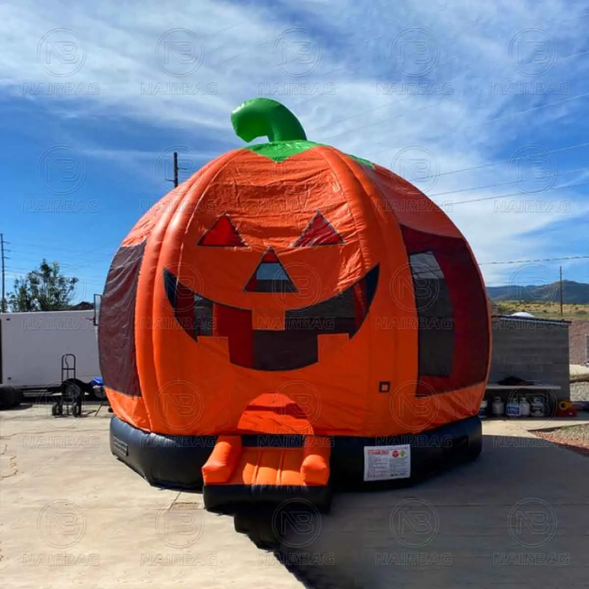 Nadmuchiwany domek dynia z trampoliną, zamek dmuchany, domek do skakania z dmuchawą, zamek dla dzieci na podwórko, Halloween