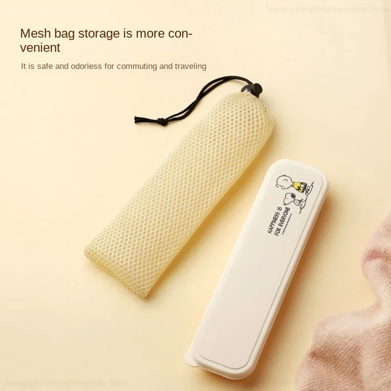 Aço inoxidável Snoopy Louça Set, Pauzinhos e Colher, Portátil, Viagem, Escritório, Estudante, Caixa De Armazenamento, Presente De Aniversário, 3 Pcs