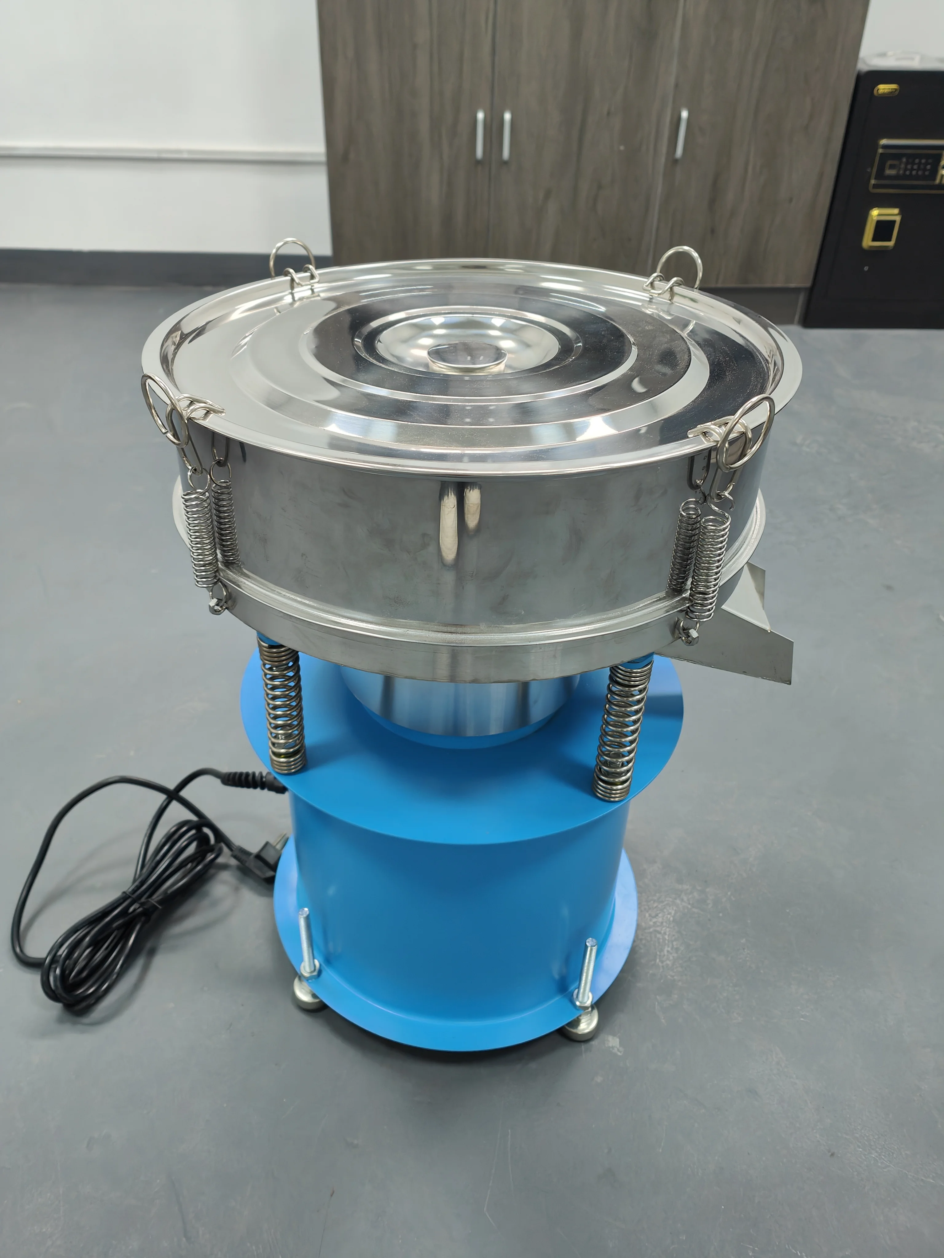 304 الفولاذ المقاوم للصدأ ترقية جديدة مسحوق كهربائي شاكر آلة غربال عصير الفاكهة السائلة