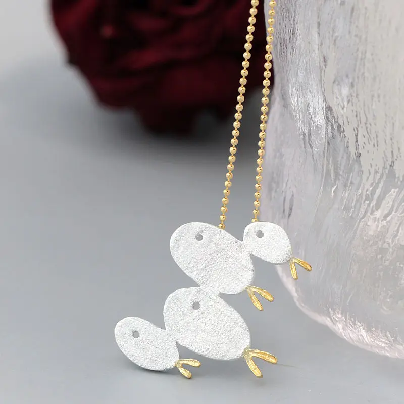 Handcrafted S925 Sterling Silver Ocean Fish Pendant with 18k Gold-Plated Tails and Wire Drawing Texture Pendants Jewelry Gift