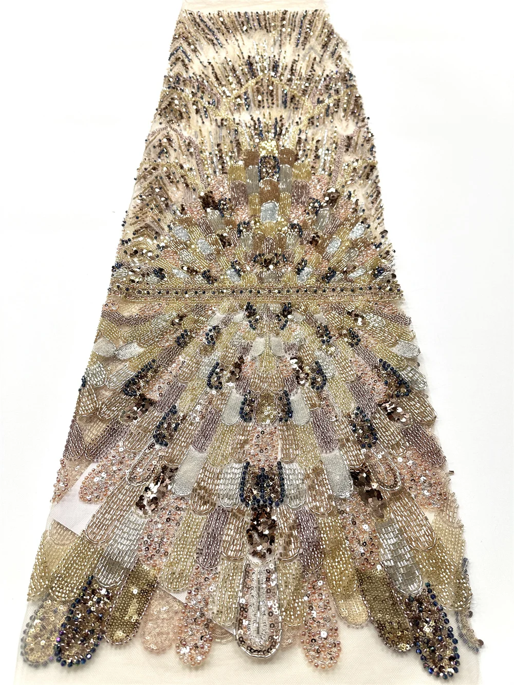 Nieuwe hete verkoop handgemaakte borduurwerk netto kant kralen pailletten stof voor vrouwen feestavondjurk Afrika ontwerp, hoge kwaliteit