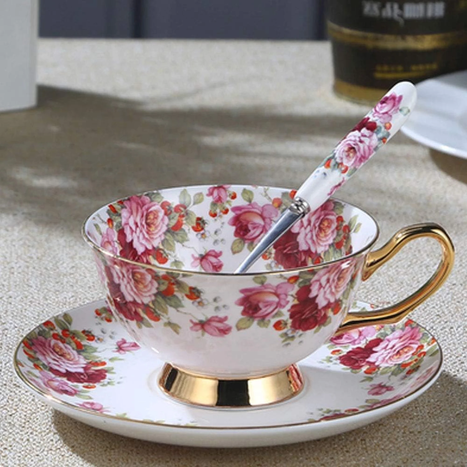 Elegant and sophisticated, this European bone china afternoon tea coffee set is adorned with a beautiful small floral pattern. I