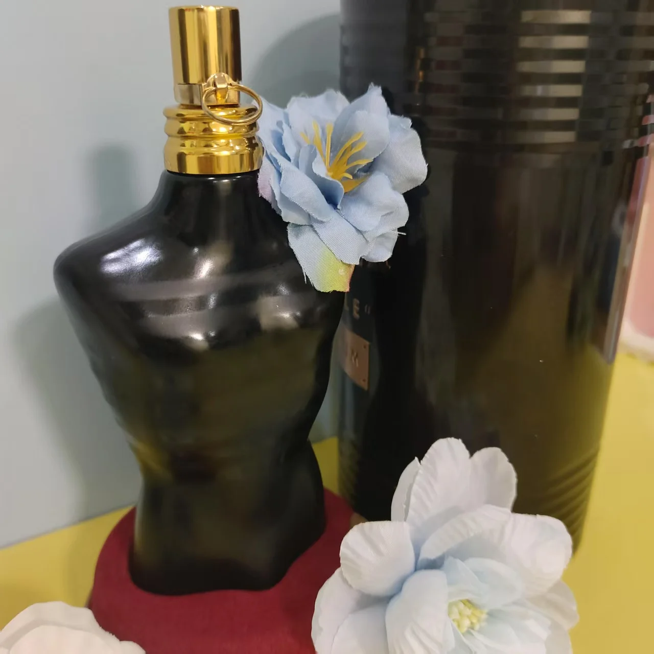 عطر جان بول جولتييه العربي، عطر مناسب لكل من الرجال والنساء، عطر يدوم طويلاً