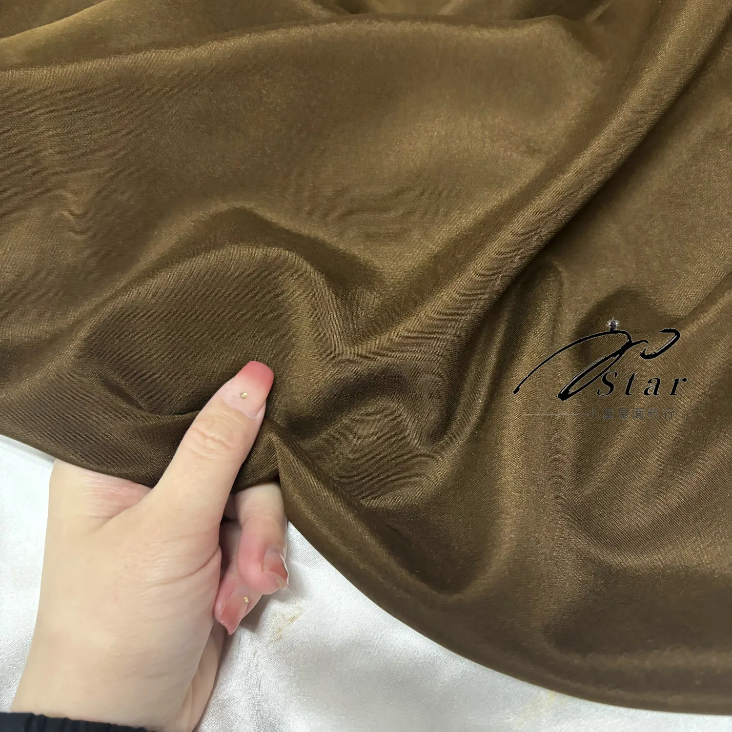 Brown Heavy Silk Crepe De Chine Fabric Heavy Crepe Silkworm Silk Satin Fabric Micro Elastic Shirt Pajamas Spring and Summer