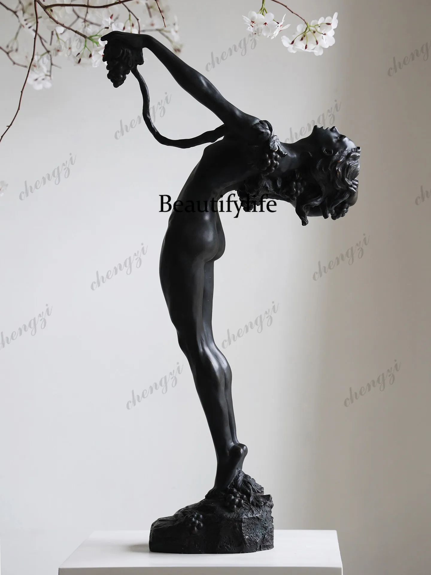 Western classical  sculpture, medieval art, antique copper, resin light luxury ornaments