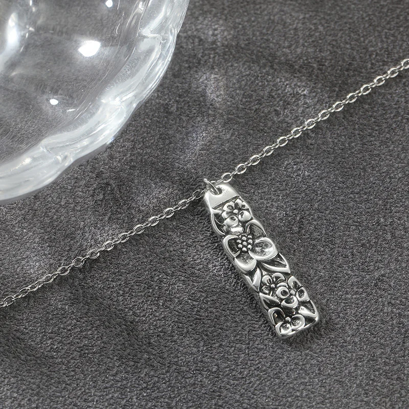 Fashion Silvery Plated Paisley Floral Necklace Carving Flower Rectangle Dangle Pendant Modern Style Women's Jewelry Accessory
