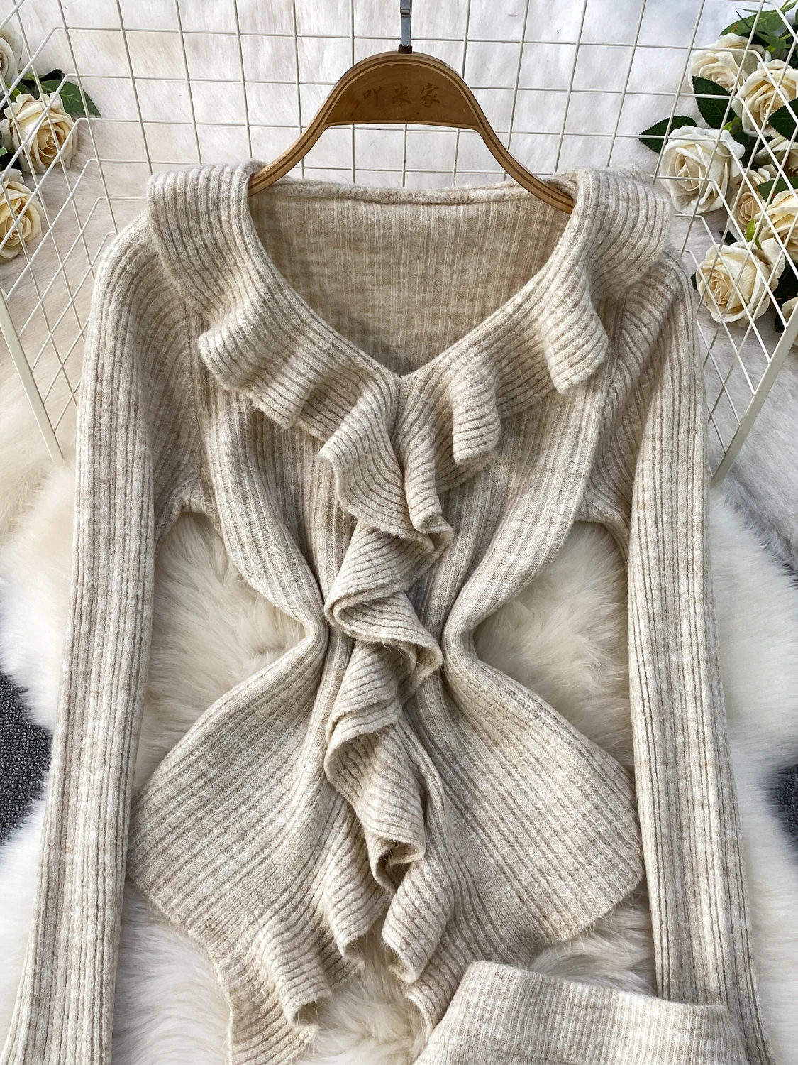Lagenlook Style V-Neck Bell Sleeve Knitted Sweater Long Skirt Fashion Two-Piece Set Anti-Wrinkle Winter Casual Wear for Teens