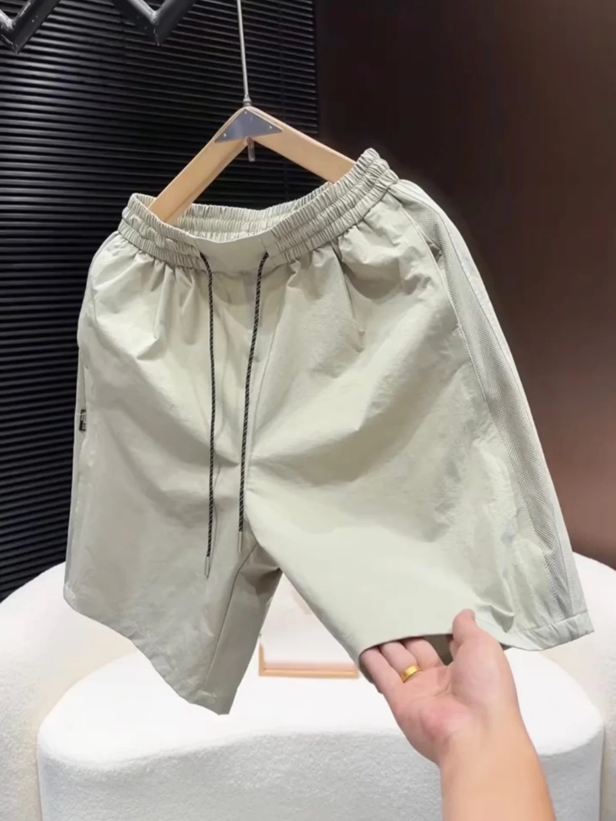 

Summer Thin Ice Silk Quick Dry Shorts Men's Fashionable Loose Breathable Outdoor Beach Five-Quarter Length Mesh Patchwork Shorts